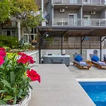 Dusak With Swimming Pool And Jacuzzi *