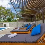 Dusak With Swimming Pool And Jacuzzi *