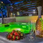 Dusak With Swimming Pool And Jacuzzi Dramalj