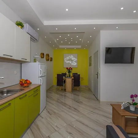 Dusak With Swimming Pool And Jacuzzi Dramalj