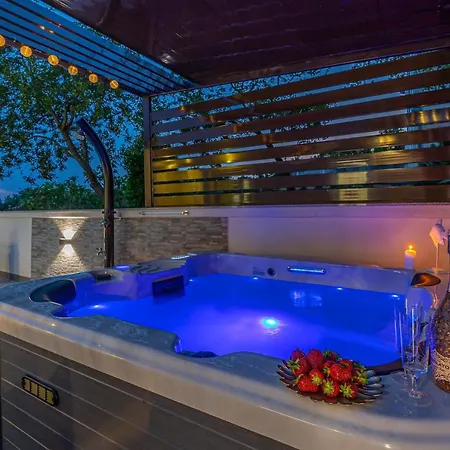 Apartman Dusak With Swimming Pool And Jacuzzi *