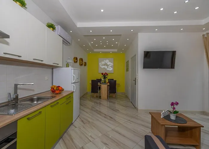 Dusak With Swimming Pool And Jacuzzi دْغاماي