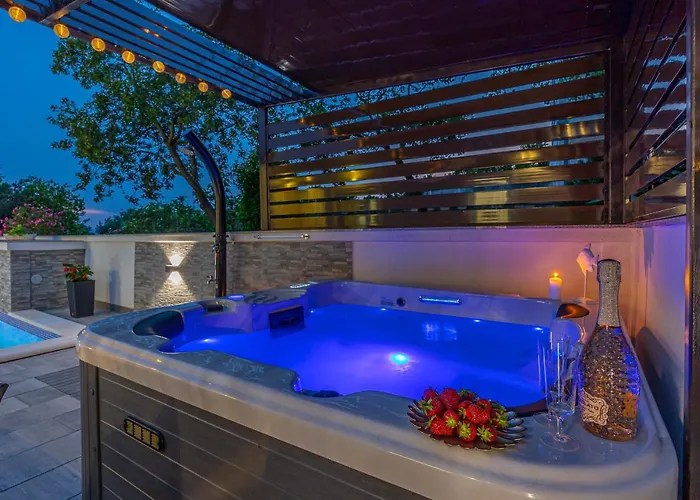 شقة Dusak With Swimming Pool And Jacuzzi *