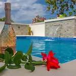 Dusak With Swimming Pool And Jacuzzi *