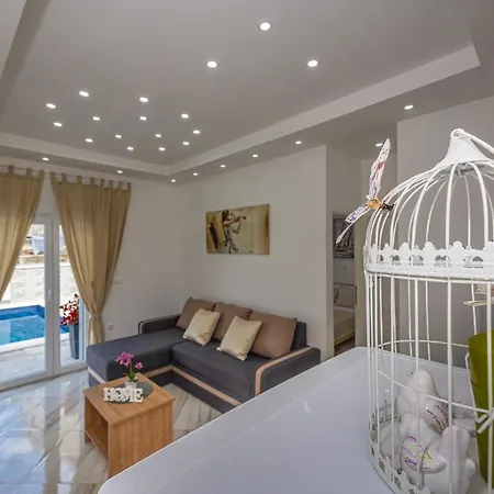Dusak With Swimming Pool&jacuzzi Apartament