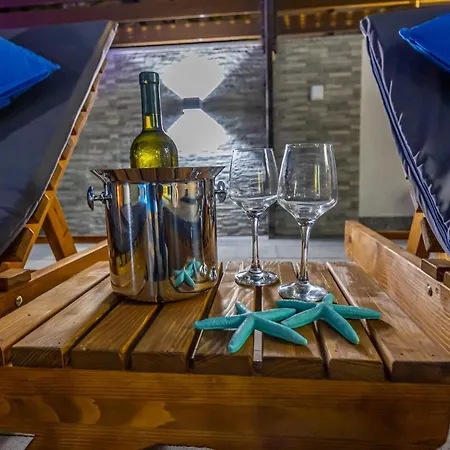 Dusak With Swimming Pool&jacuzzi Apartament Dramalj