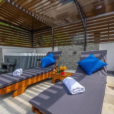 Dusak With Swimming Pool&jacuzzi * Dramalj