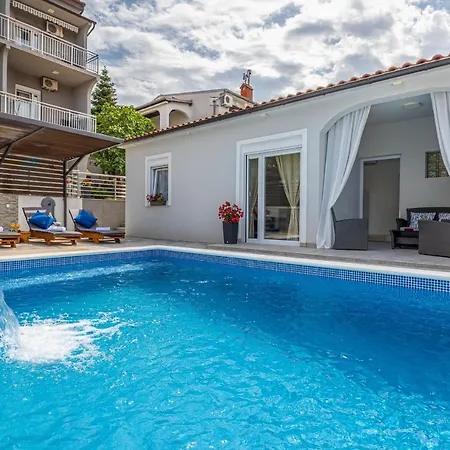 Apartament Dusak With Swimming Pool&jacuzzi *