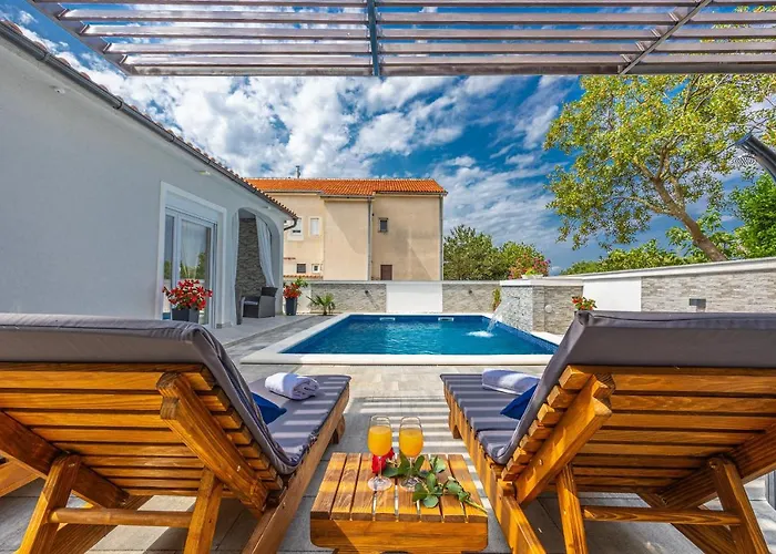 Apartamento Dusak With Swimming Pool And Jacuzzi *