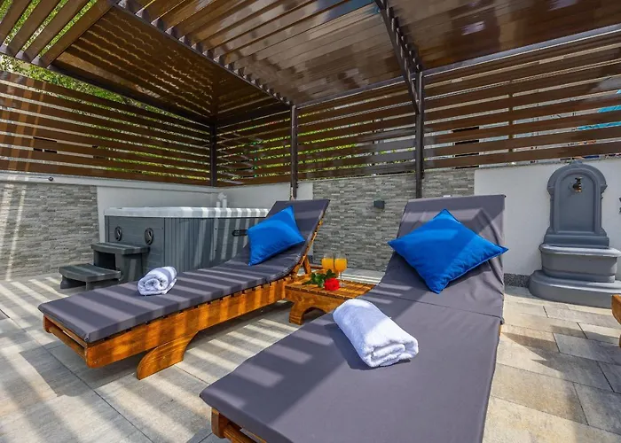 Dusak With Swimming Pool And Jacuzzi * Dramalj